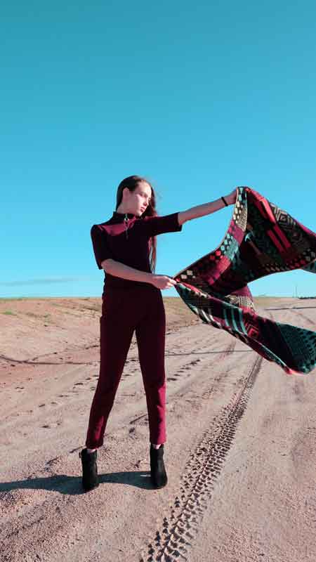 femme dans le desert